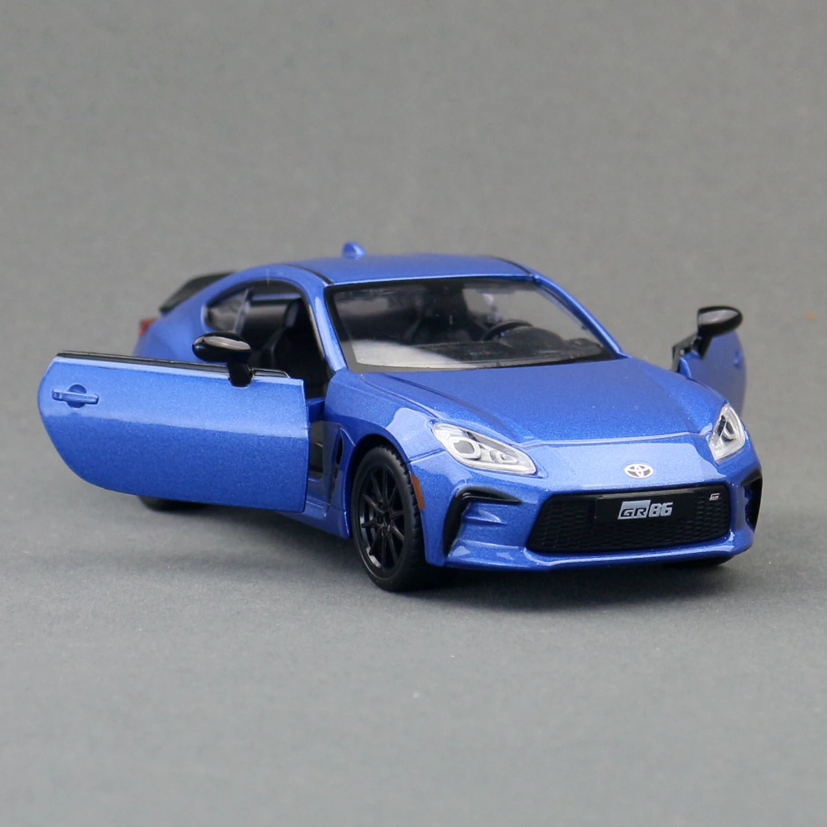 Toyota GR86 MSZ Escala 1:28 Diecast — imagen 4