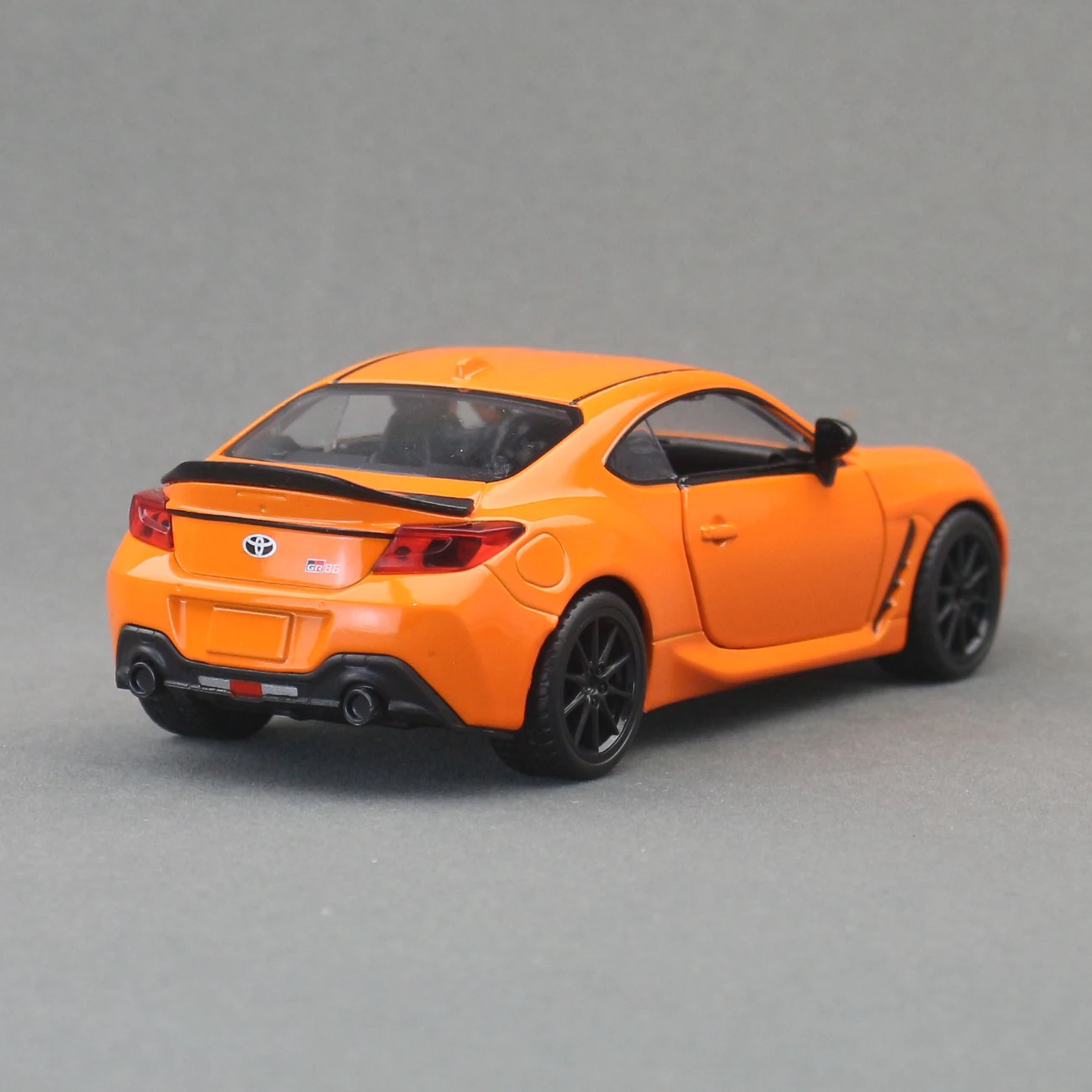 Toyota GR86 MSZ Escala 1:28 Diecast — imagen 5