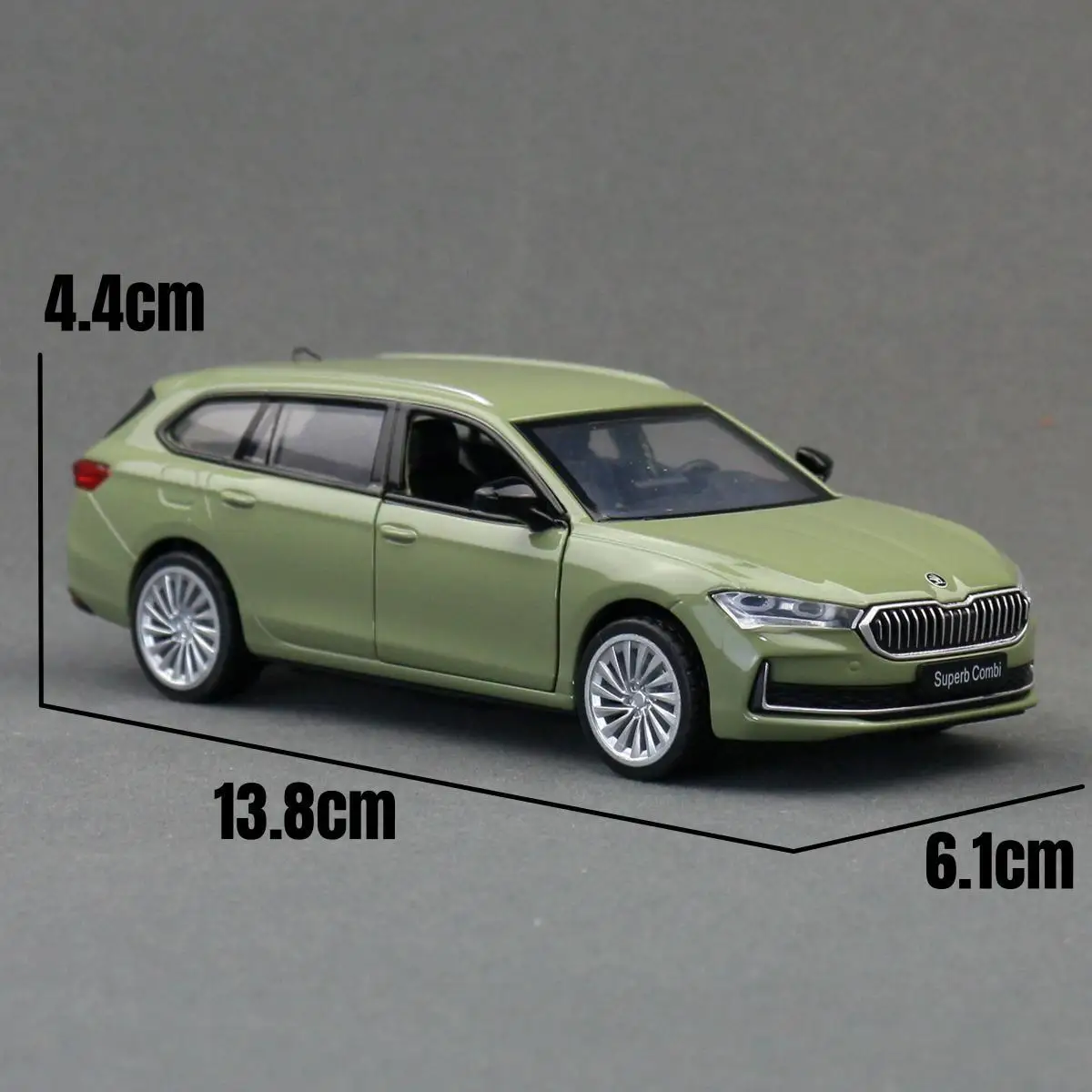 Skoda Superb Combi 1:35 Diecast MSZ — imagen 6