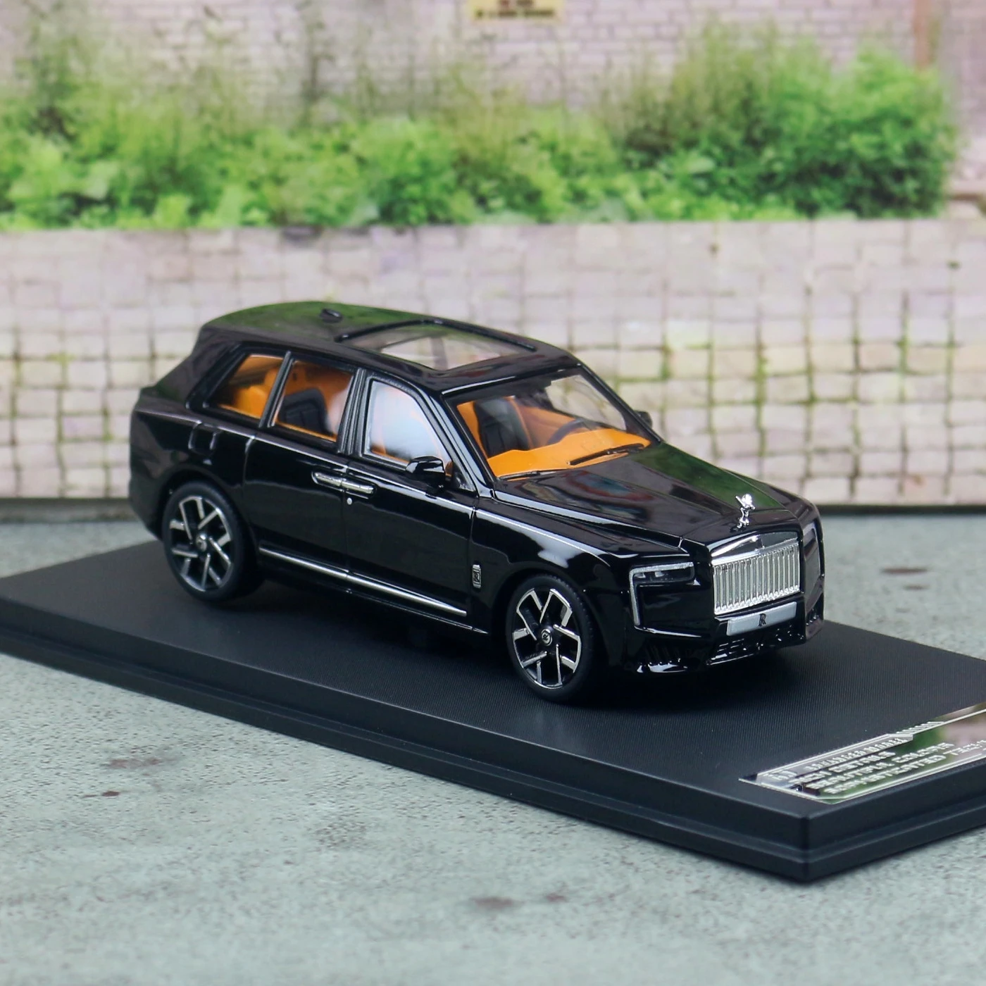 Rolls-Royce Cullinan Negro Miniatura 1:64 — imagen 1