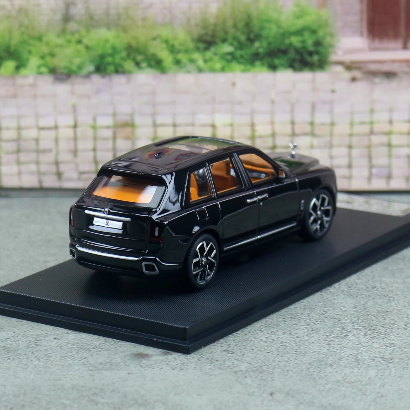 Rolls-Royce Cullinan Negro Miniatura 1:64 — imagen 4