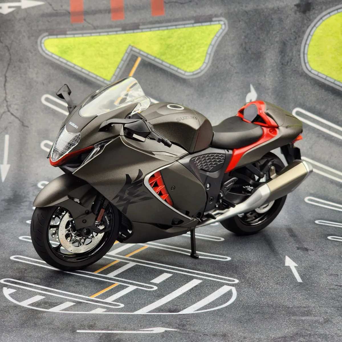 Suzuki Hayabusa GSX-1300R Escala 1:9 Diecast — imagen 3