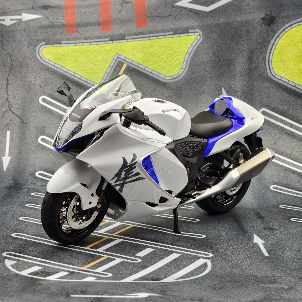 Suzuki Hayabusa GSX-1300R Escala 1:9 Diecast — imagen 5