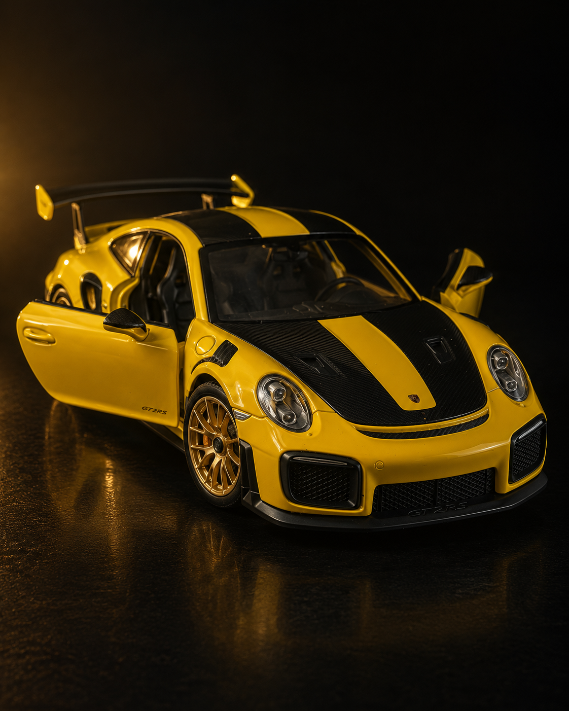 Carro a escala Porsche 911 GT2 RS AMARILLO