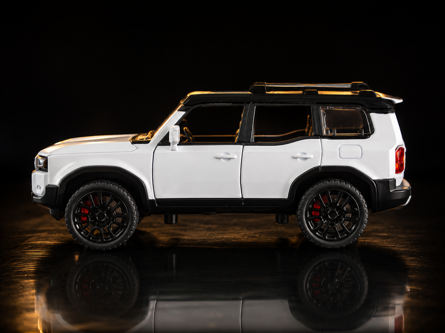 Carro Toyota Prado a escala BLANCO
