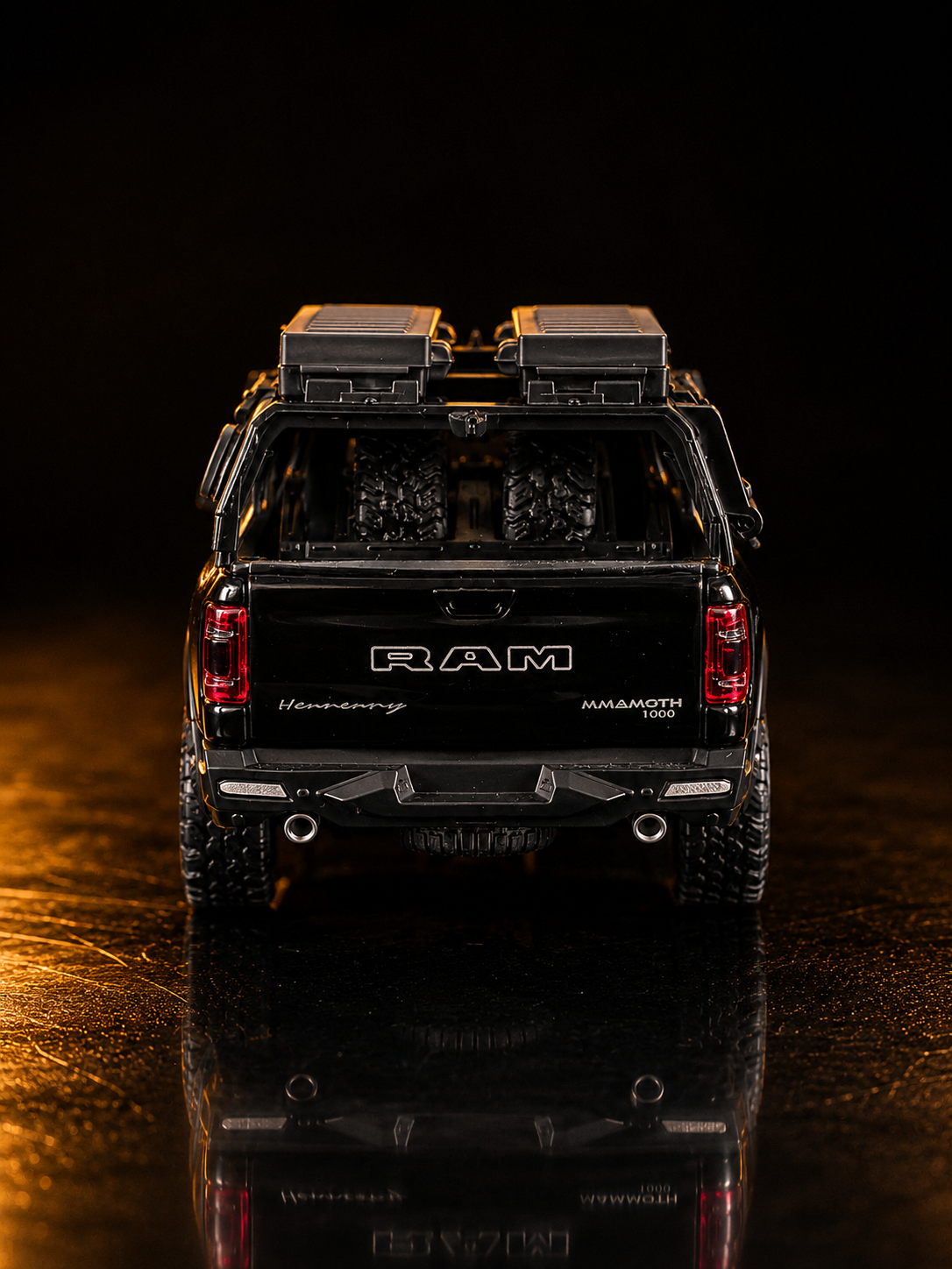 Carro a escala Dodge RAM 1000 TRX NEGRO