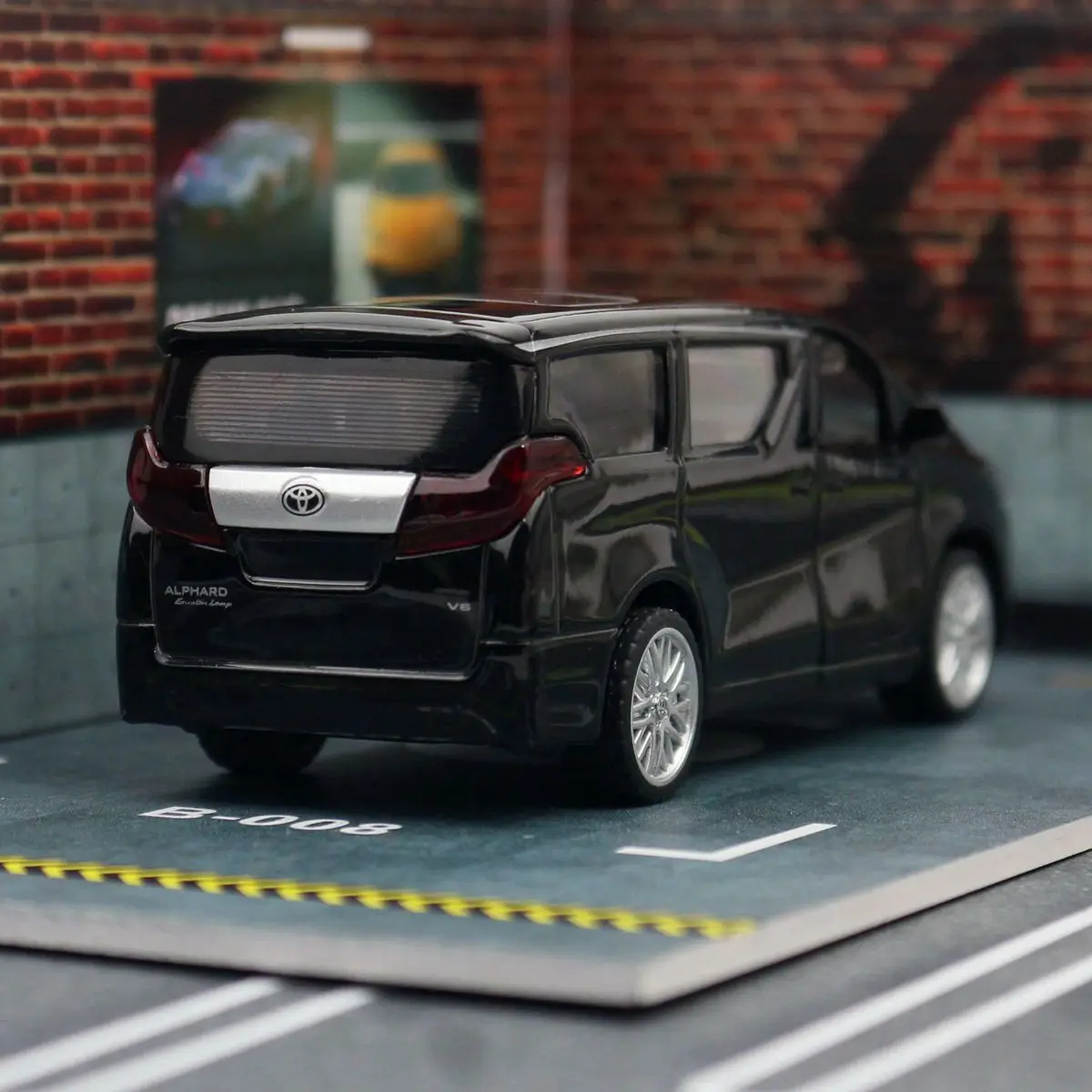 Toyota Alphard Miniatura 1:43 Metal Fundido — imagen 3