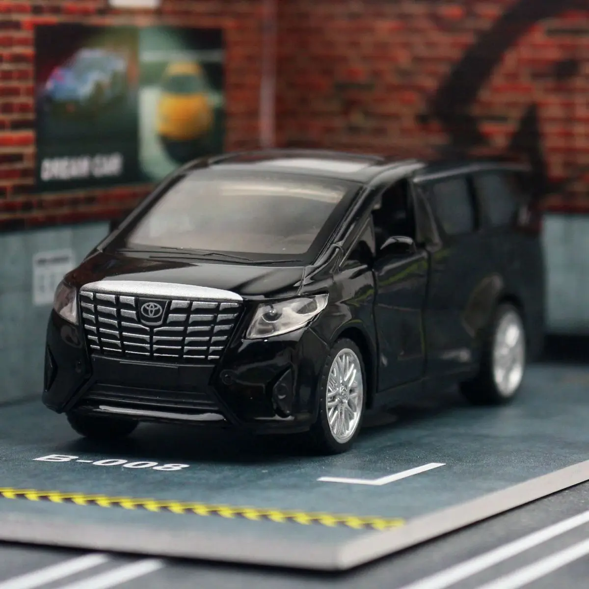 Toyota Alphard Miniatura 1:43 Metal Fundido — imagen 4
