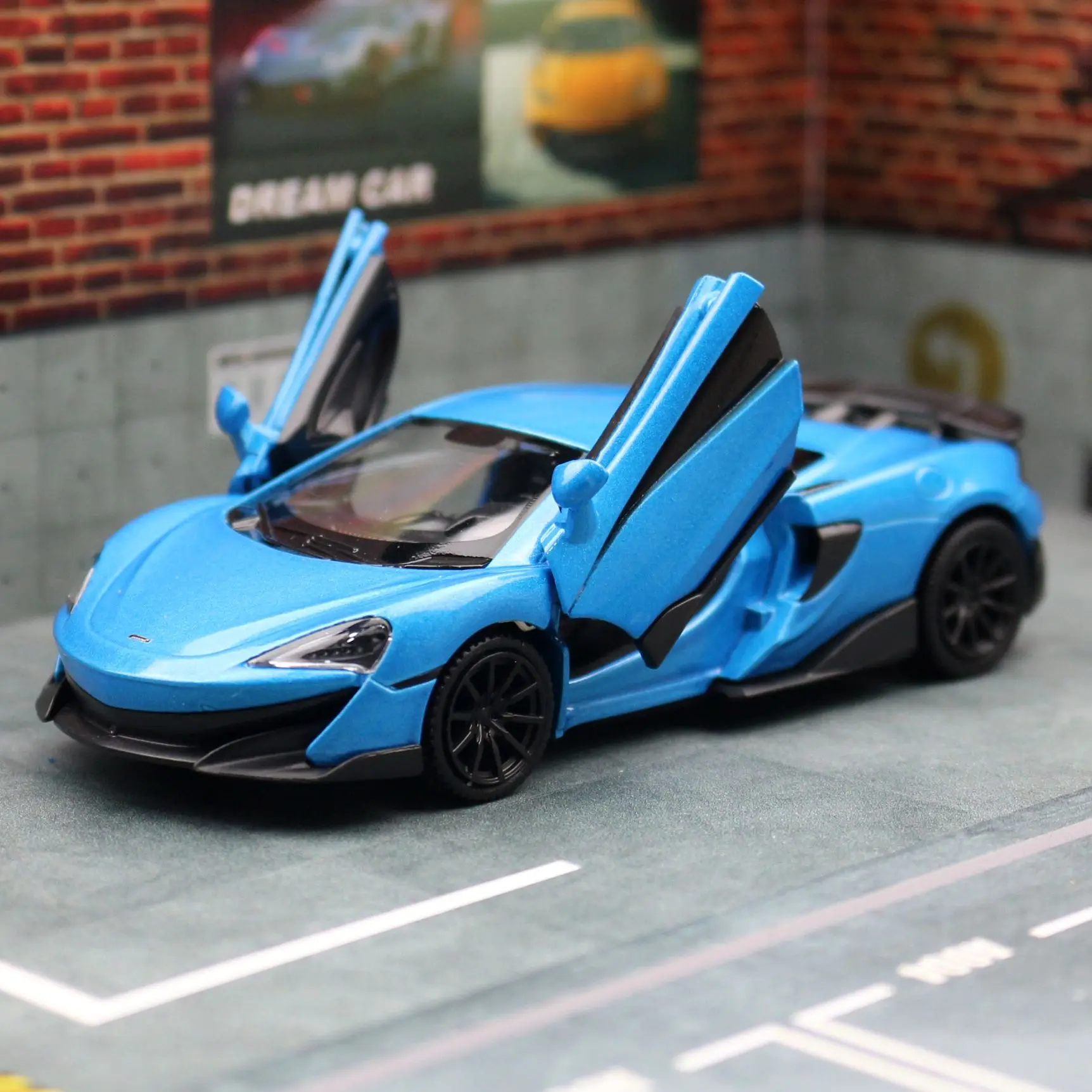 McLaren 600LT Miniatura 1:36 Fundido a Presión — imagen 5