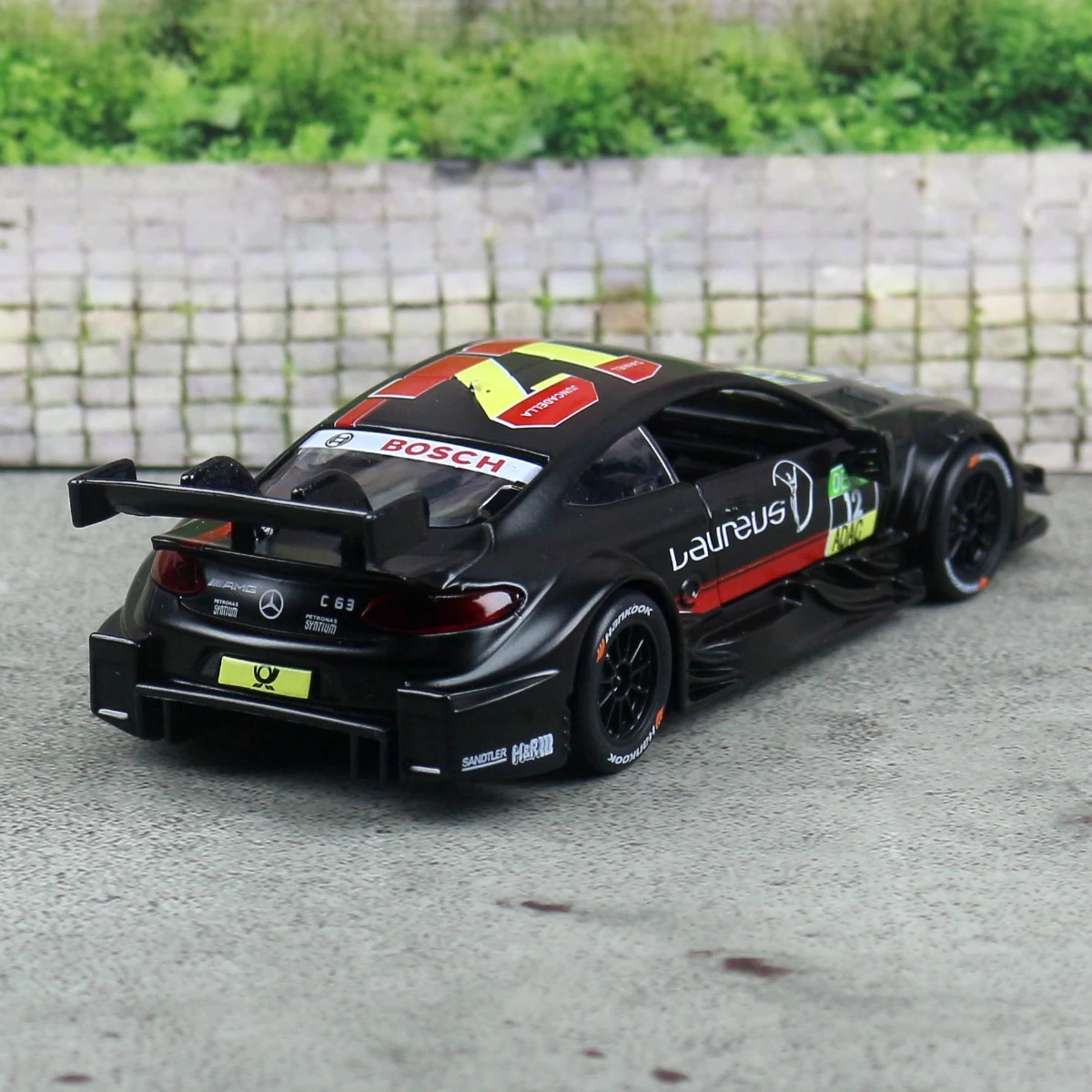 Mercedes-AMG C63 DTM Racing Escala 1:43 — imagen 4