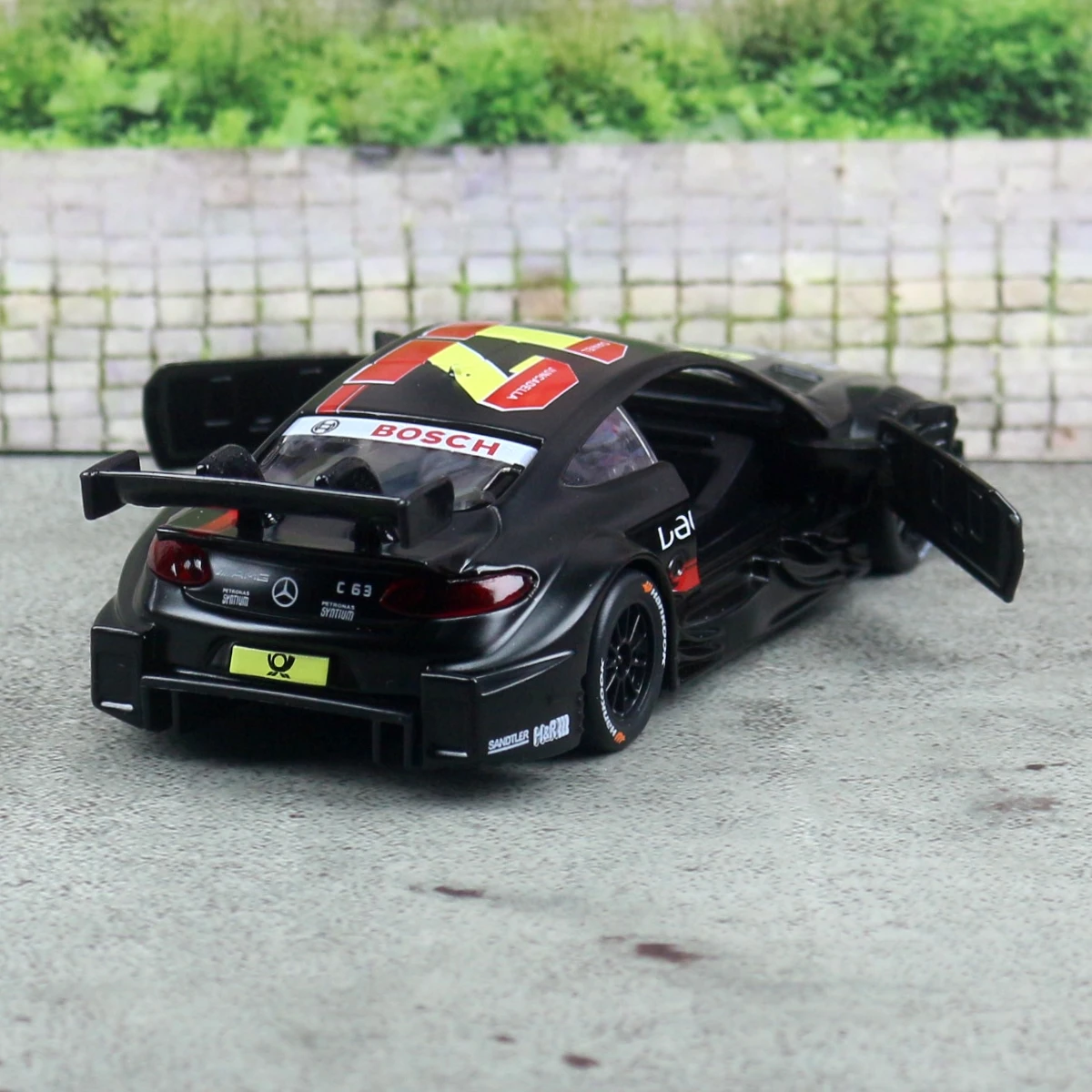 Mercedes-AMG C63 DTM Racing Escala 1:43 — imagen 5