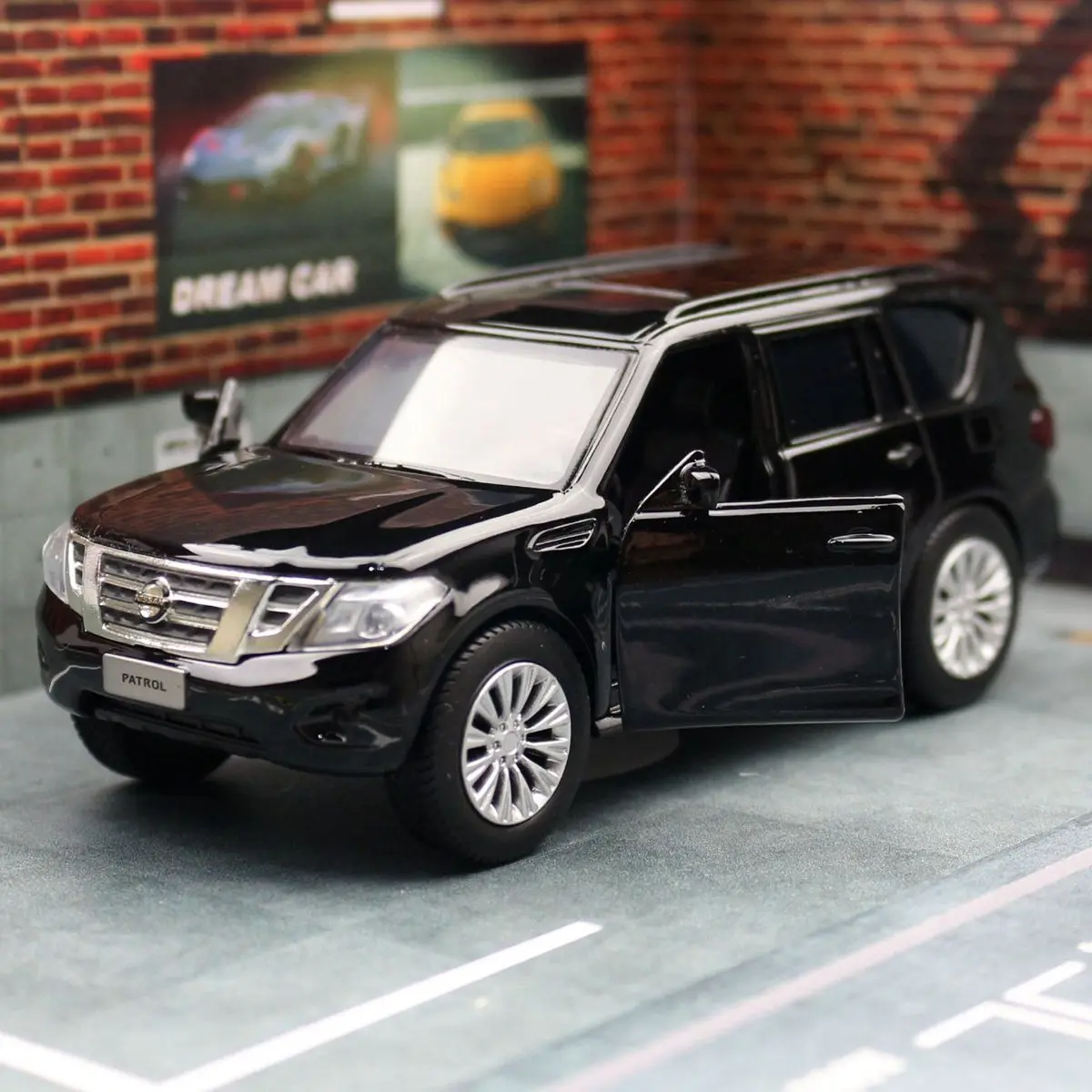 JKM Nissan Patrol Y62 Escala 1:36 — imagen 4