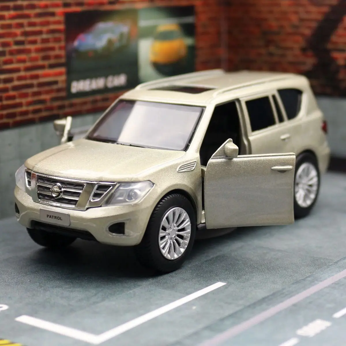 JKM Nissan Patrol Y62 Escala 1:36 — imagen 6