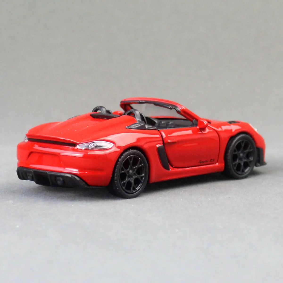 Welly Porsche 718 Spyder Escala 1:36 — imagen 4