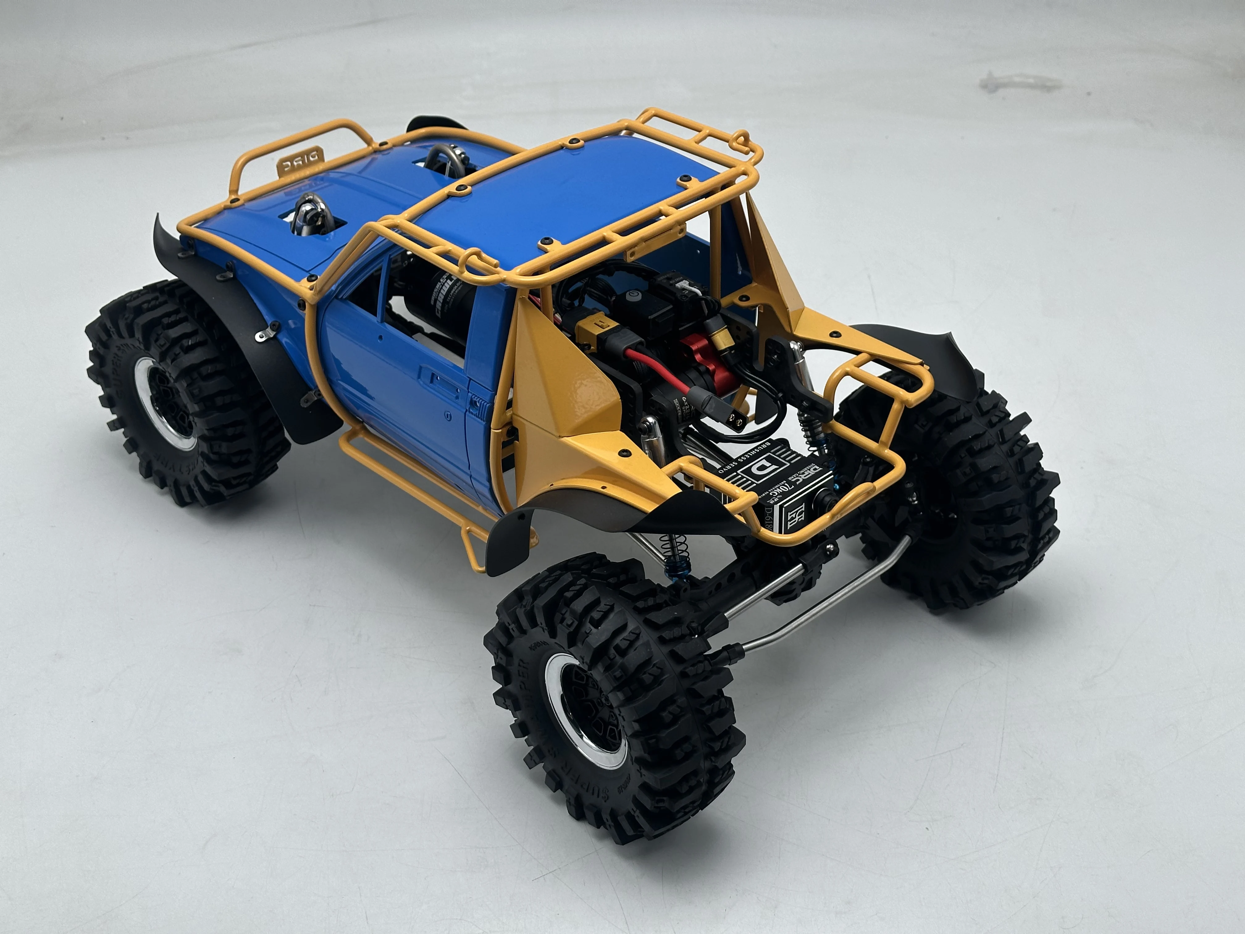 D1RC Rainforest Chariot Brushless 1/10 Crawler 4x4 — imagen 4