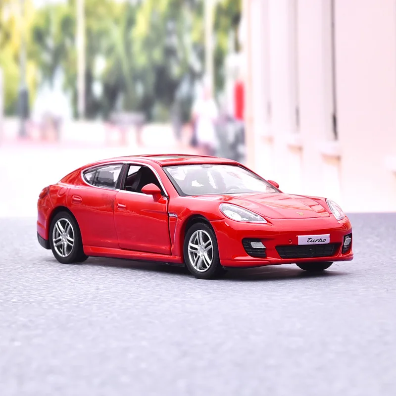 Porsche Panamera Turbo 1:36 Miniatura a Escala — imagen 3