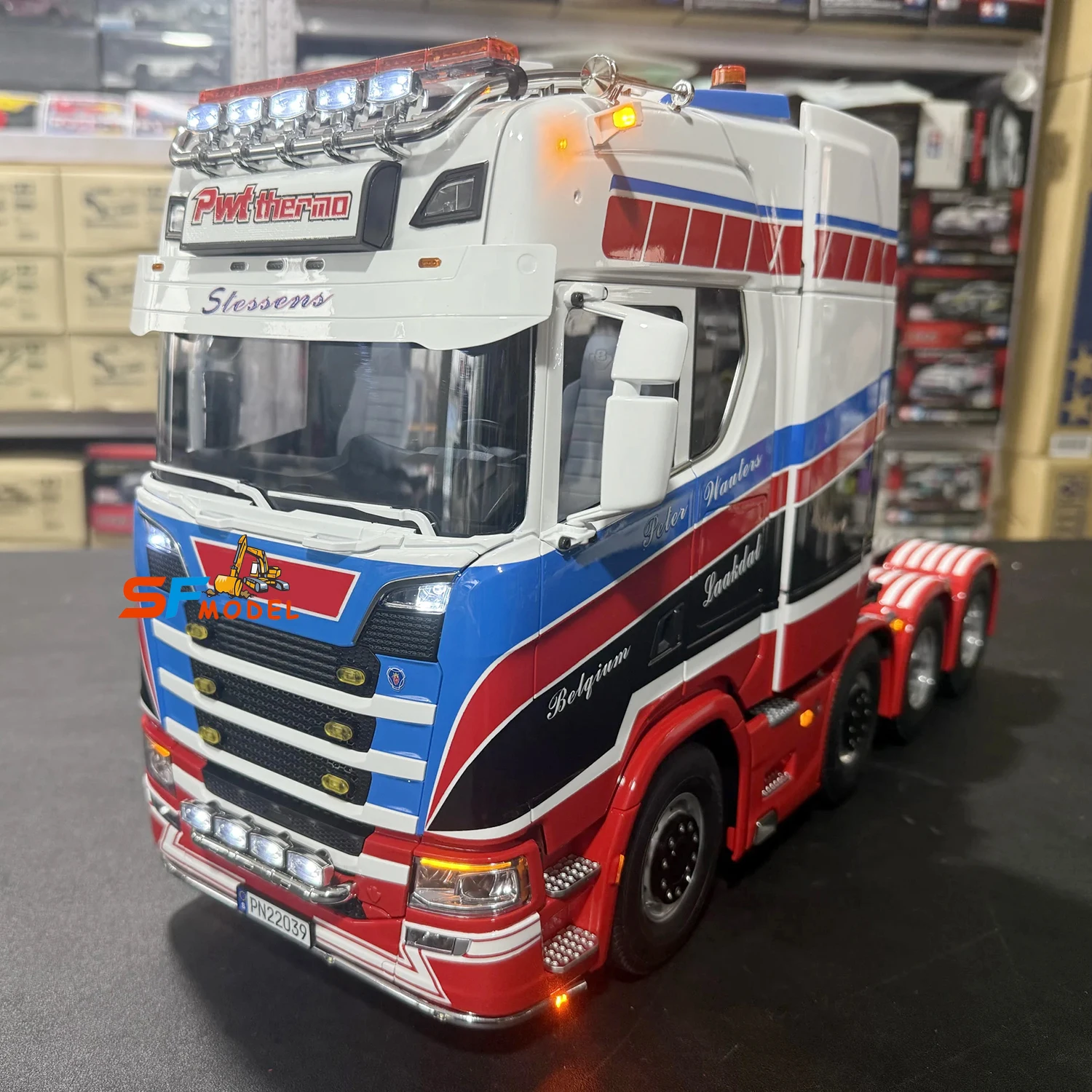 Tamiya 770S Camión Tractor 1:14 8x4 — imagen 2