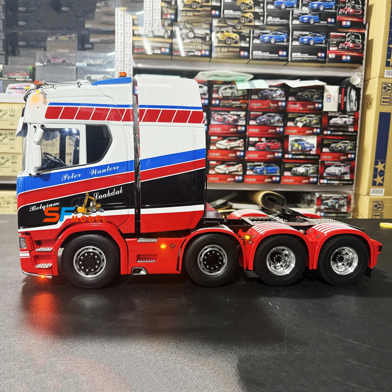 Tamiya 770S Camión Tractor 1:14 8x4 — imagen 4