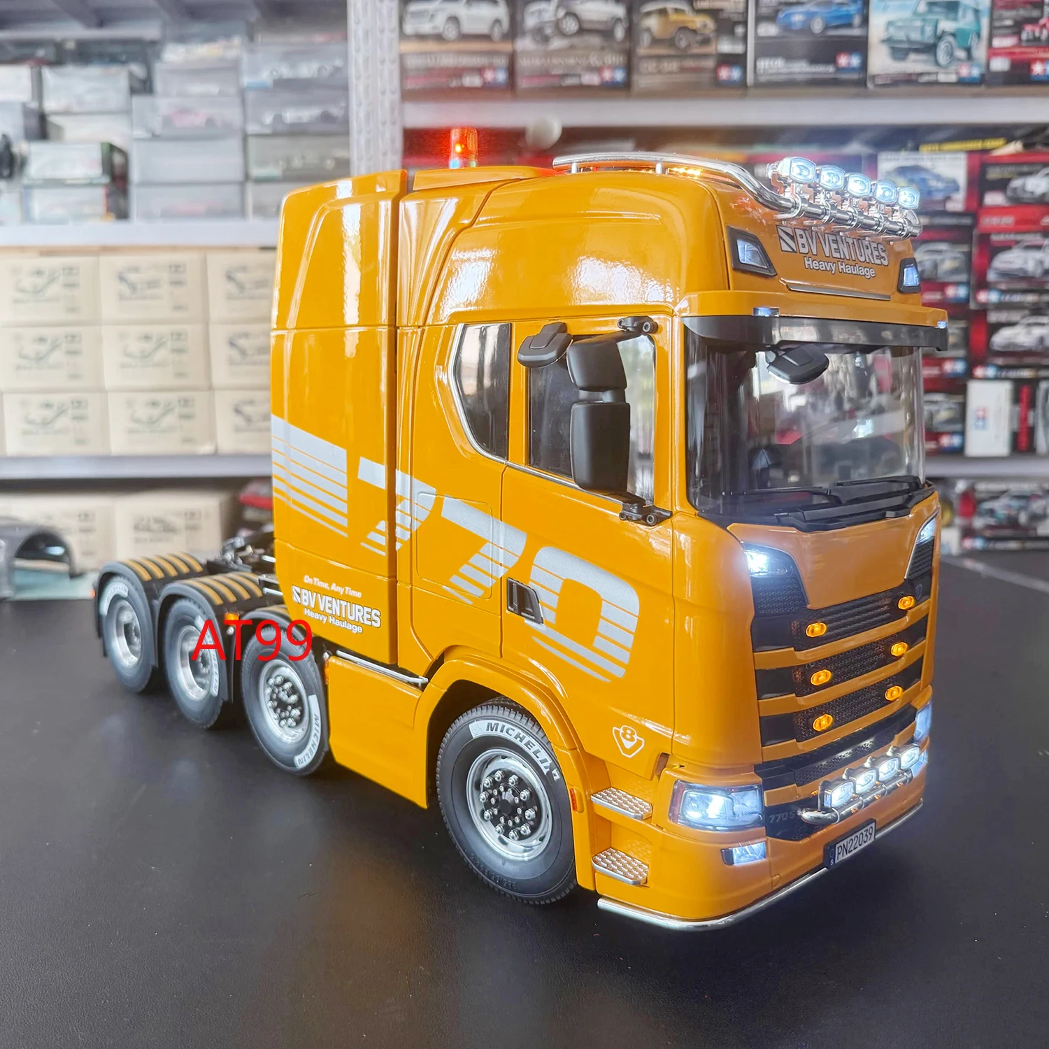 Tamiya 770S Camión Tractor RC 1:14 8x4 — imagen 1